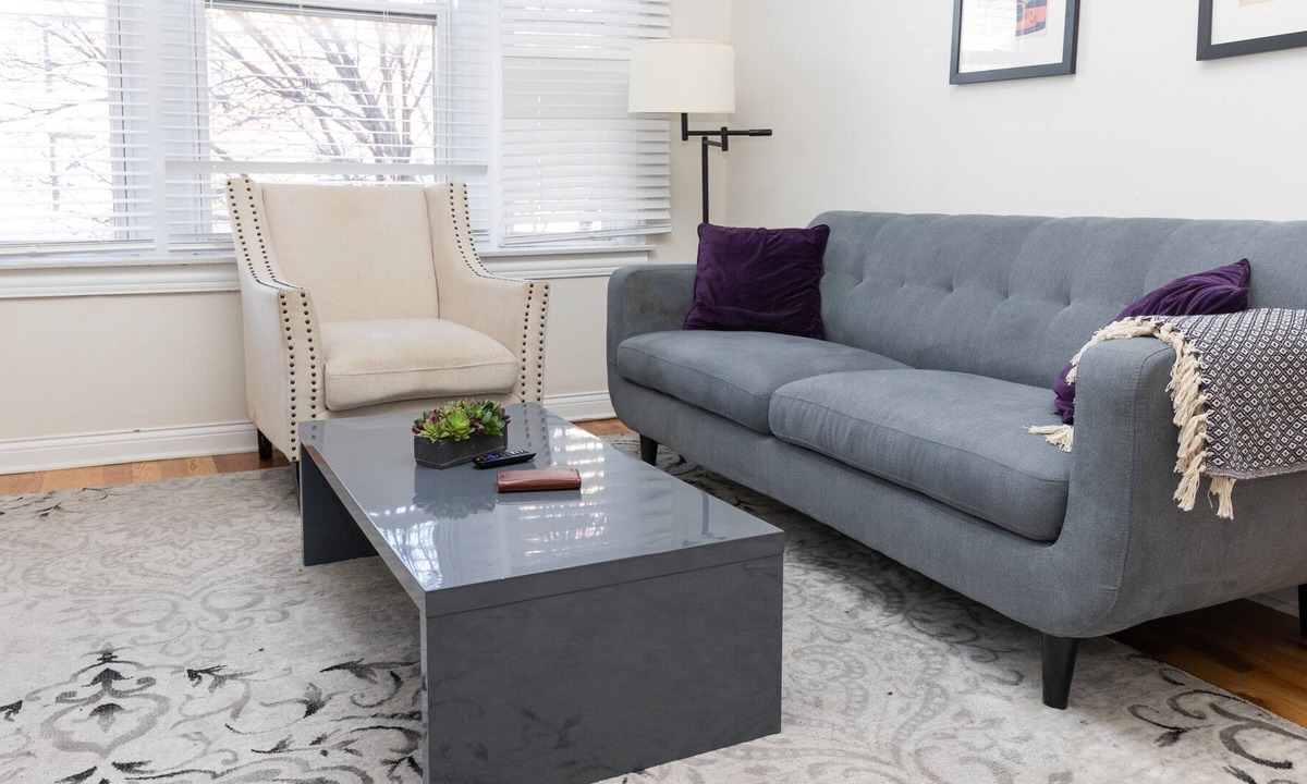 Ukrainian Village Apartment | Steps to Shops, Eats | Easy Access + W&D | Zencity
