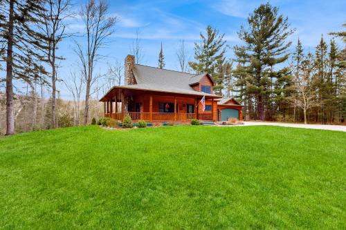 Vanderbilt House | Steps to Sturgeon River! Dog-Friendly Nature Haven