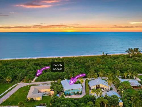 Fort Pierce Shores Villa | Steps to Surfer's Paradise - Family Beach Condo