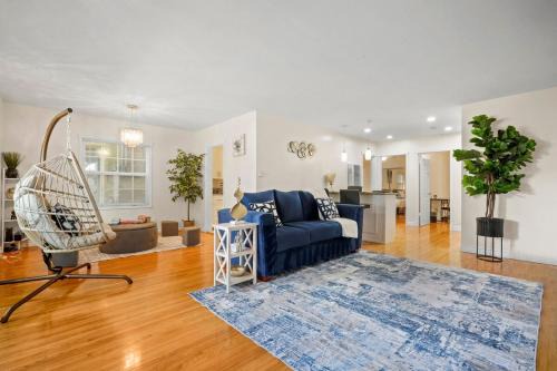 Belmont Shore Apartment | Steps to the Beach - Games - Free Parking