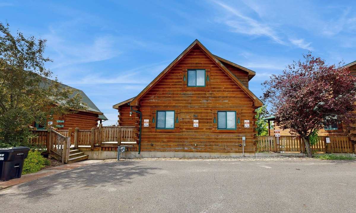 Warrens House | Steps to Three Bears Resort! Outdoorsy Escape