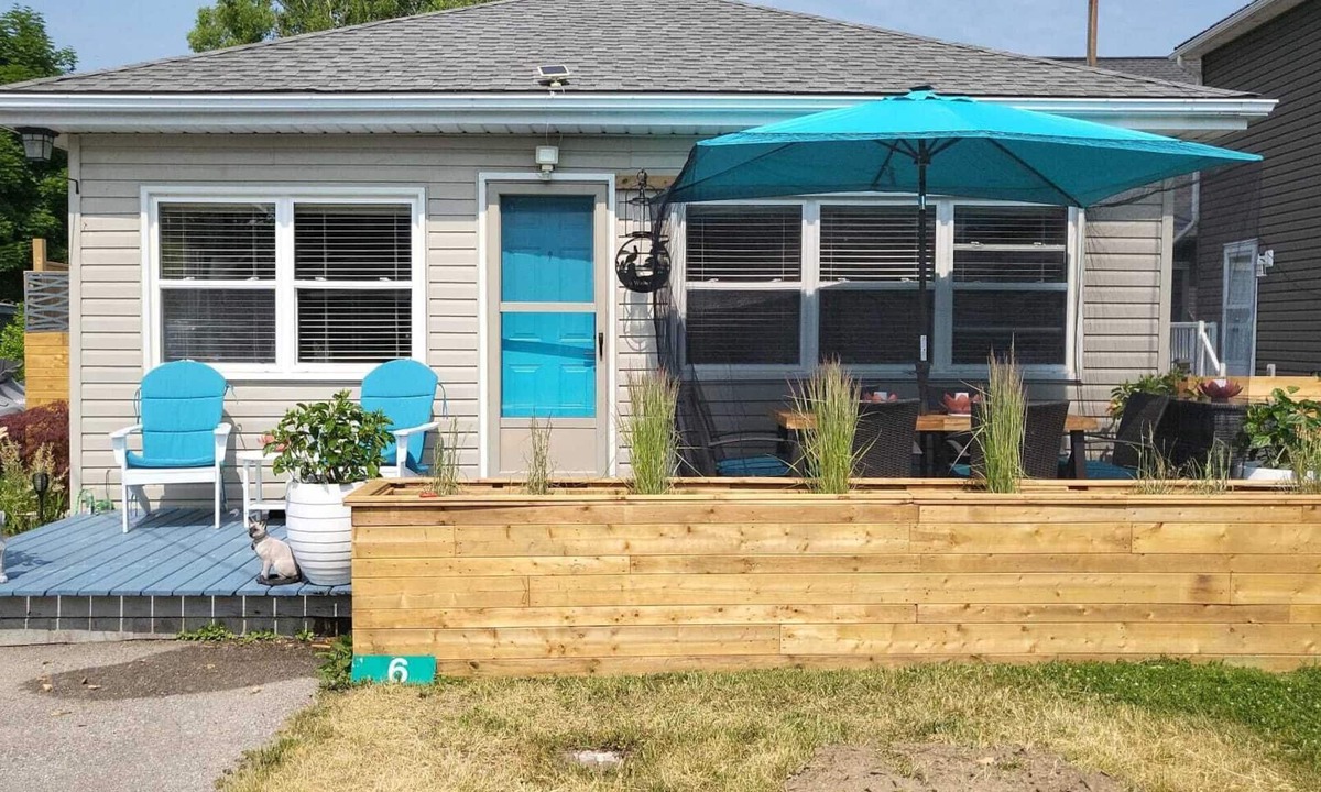 Turkey Point Cottage | Steps to Turkey Point Beach - Cottage by the Lake