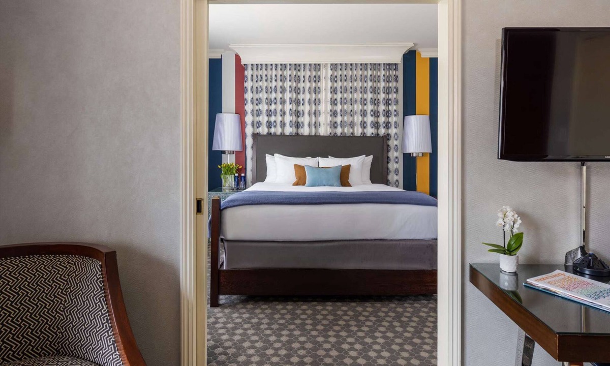 Theater District Hotel | Steps to Union Square | Pet Friendly + Valet Parking