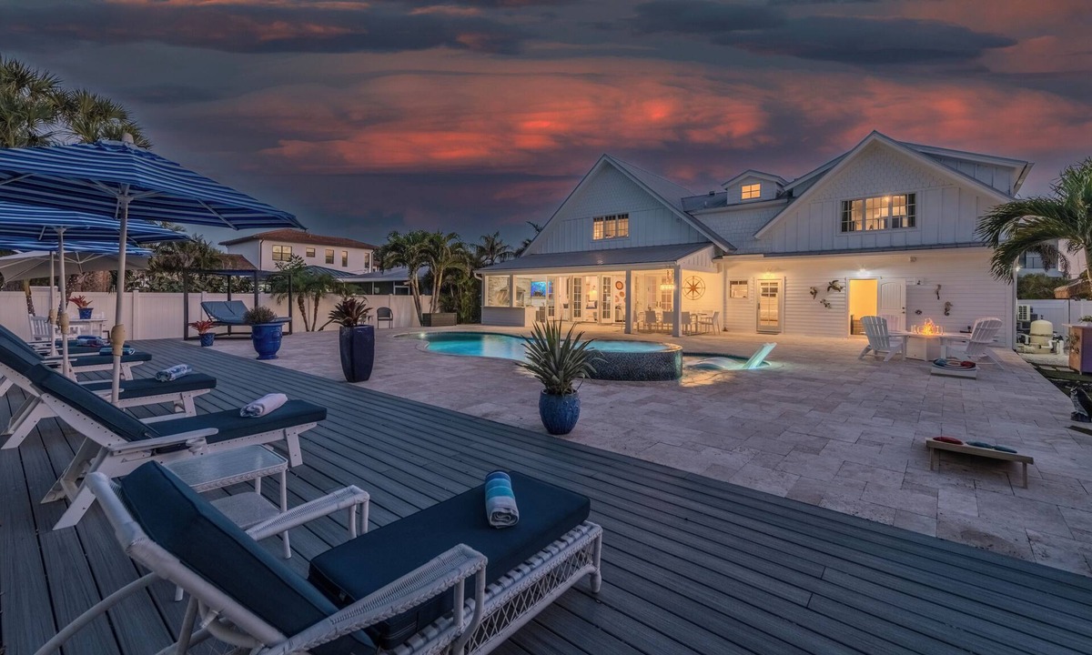Naples Park House | Steps to Vanderbilt Beach, Sleeps 13, Resort-Style Backyard