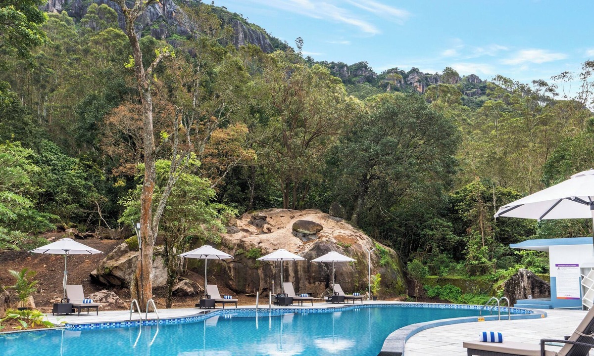 Chinnakanal Hotel | Sterling Munnar