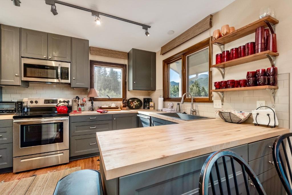 Windcliff Estates House | Stevenson Home