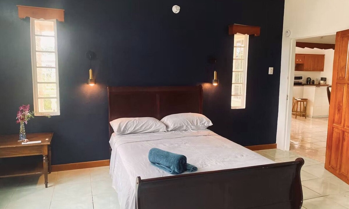 Bon Accord Village House | Still Point Guesthouse - Premium One Bedroom