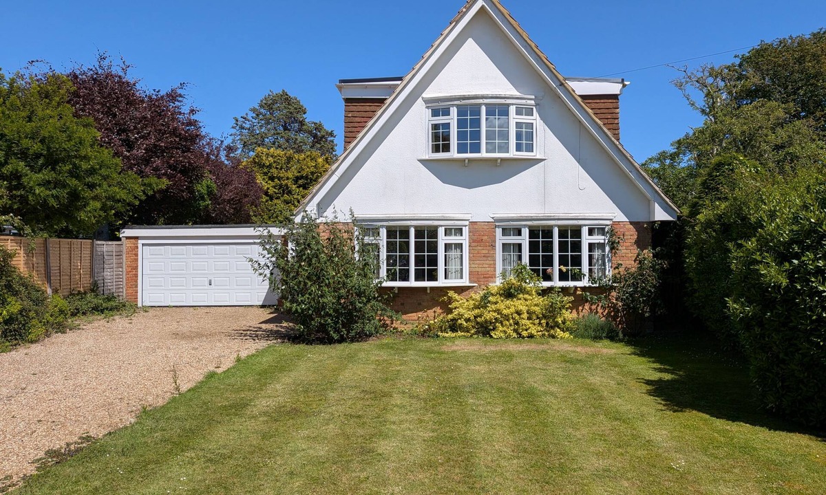 Emsworth Cottage | Still Waters, Emsworth - a cottage that sleeps 8 guests in 4 bedrooms