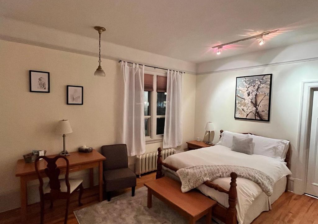 South Central Bed & Breakfast | Stirling House