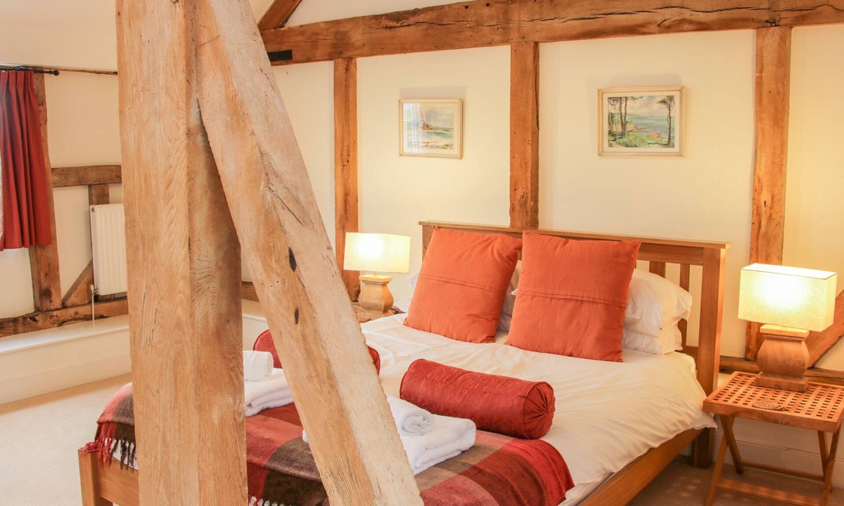 Eaton Mascott Cottage | Stockbatch Granary at Pitchford Estate