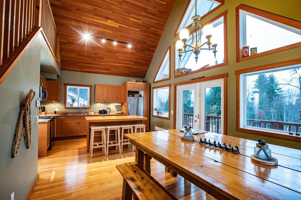 Revelstoke House | Stoke Cabin by Revelstoke Vacations
