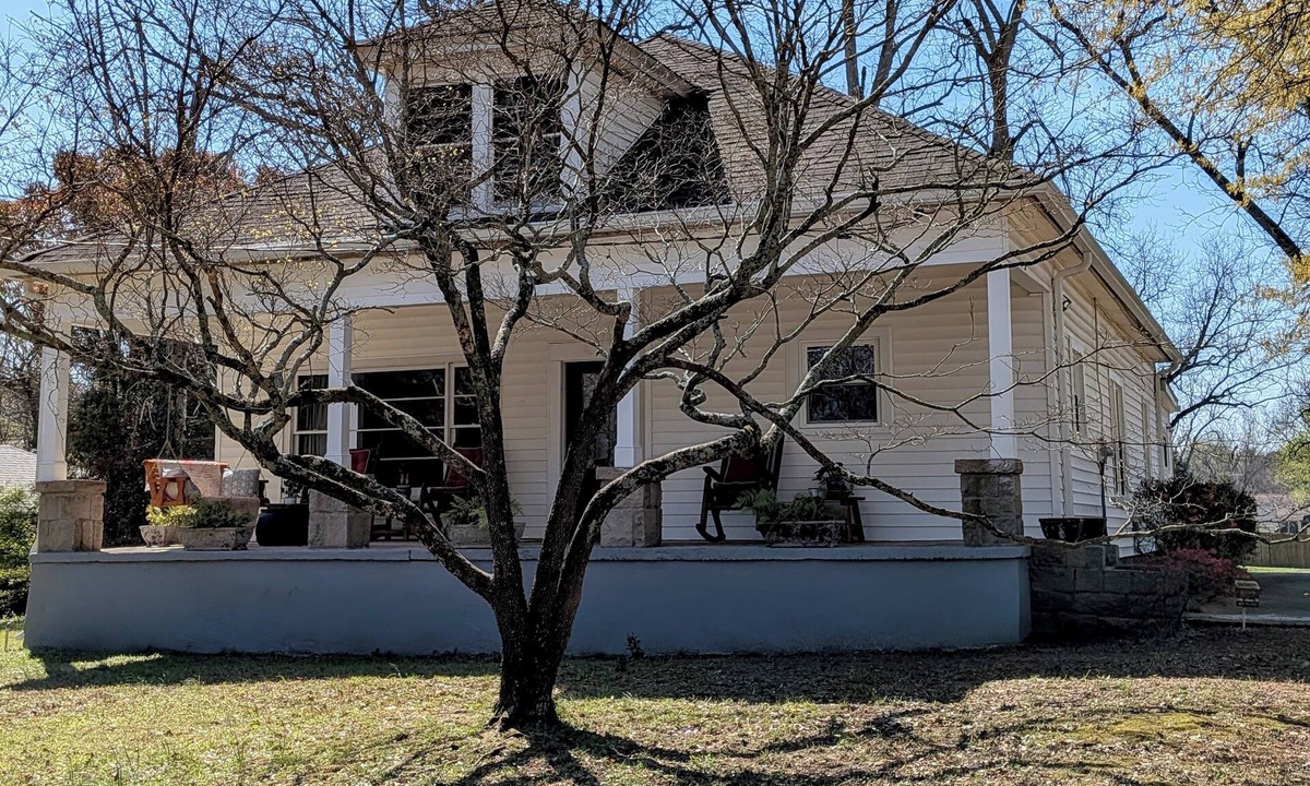 Stone Mountain Historic Village House | Stone Mountain Village Historic Home on Hamilton Street
