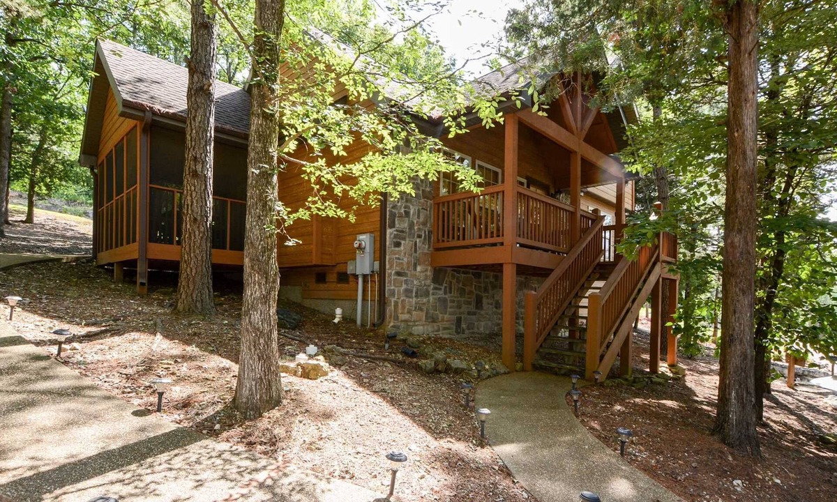 Branson West House | StoneBridge2 Bedroom Lodge -Endless Amenities in the Heart of the Ozarks - Lodge #10