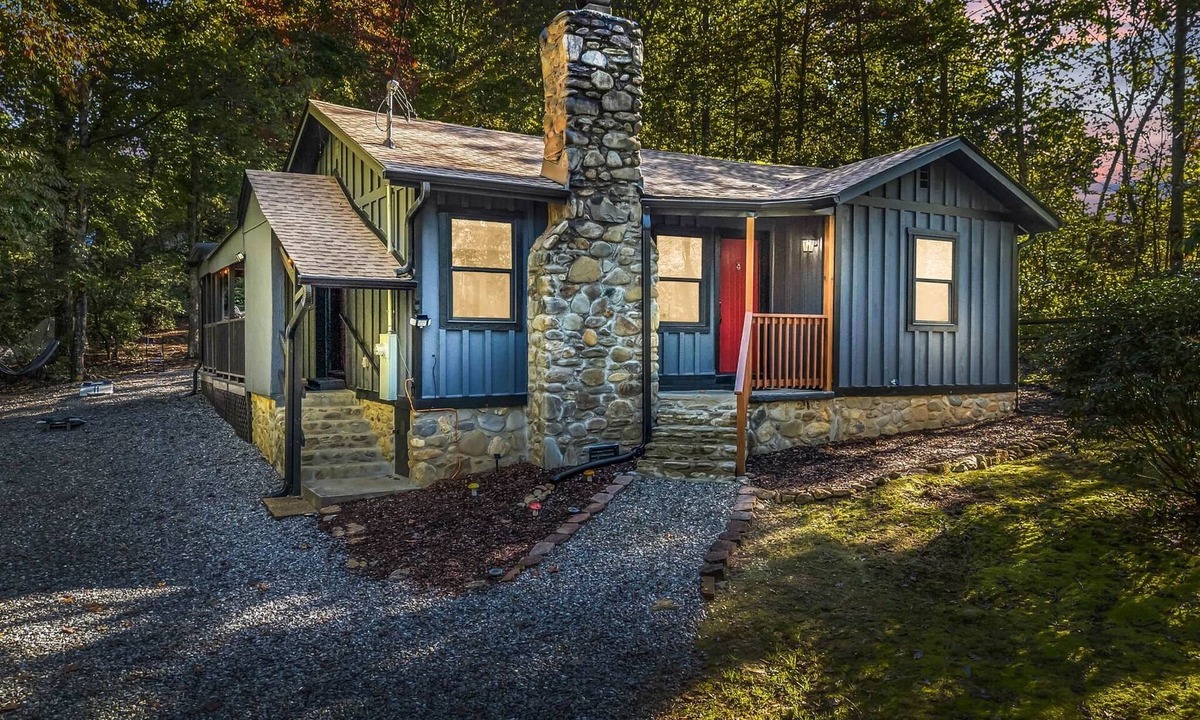 Ridgecrest House | StoneHaus Retreat