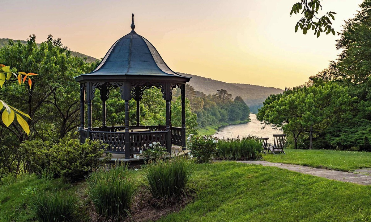Rowland House | Stonehaven Catskills - Sauna, Riverfront & Family!