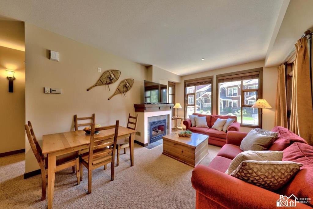 Sun Peaks Apartment | Stones Throw #12