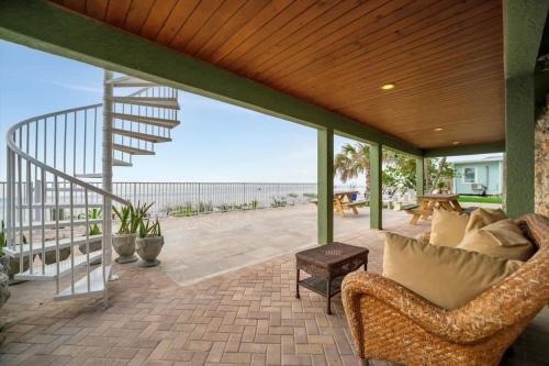 Independence Square Apartment | Stones Throw Beachfront Family Suite #3 VIEWS