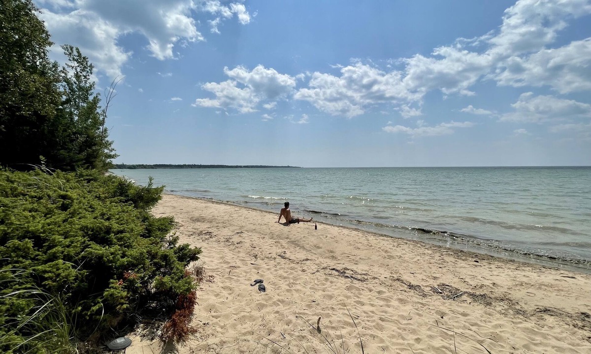Escanaba Cabin | Stonington Clearview Cottage: Sun, Sand & Serenity – Summer on the Stonington Peninsula