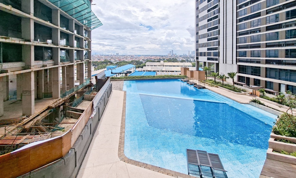 Panunggangan Utara Apartment | Strategic Studio At Apartment Collins Boulevard