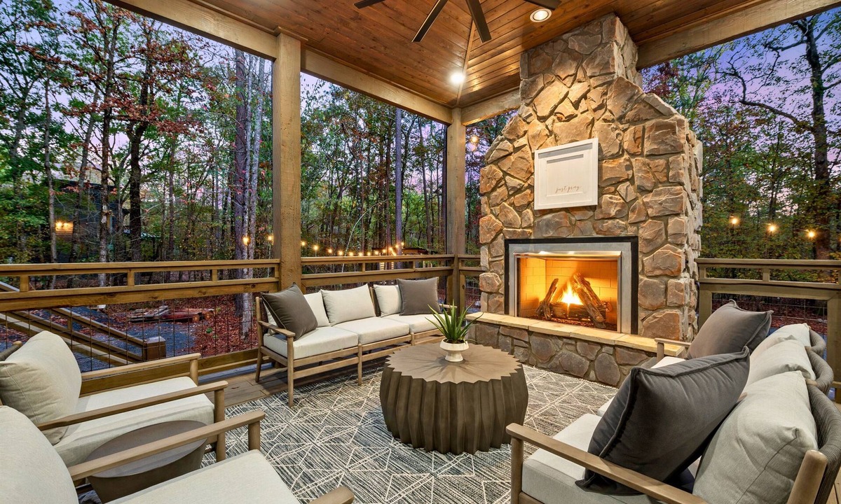 Broken Bow Cabin | Streamside Trio | Creekside Escape for Groups