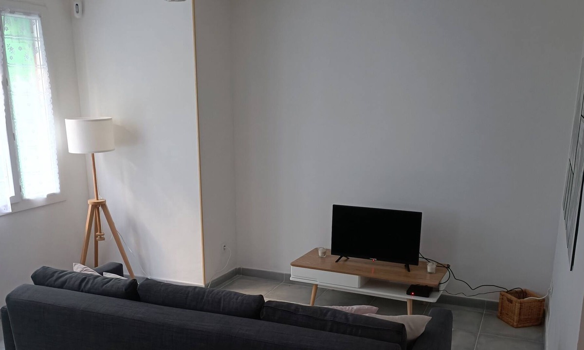 3rd Arrondissement Apartment | Street Engineering