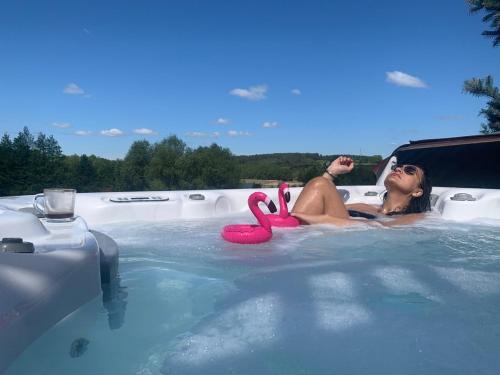 Stare Juchy Villa | STREFA RELAKSU nad jeziorem z JACUZZI Mazury krainaalicji