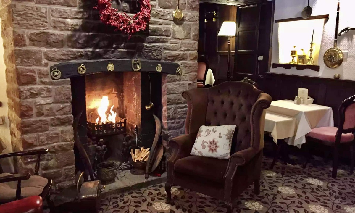 Hayton Hotel | String of Horses
