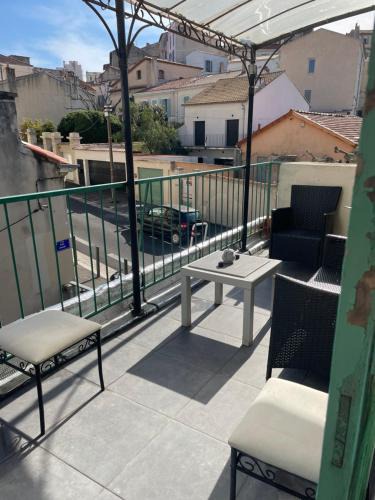 Saint-Lambert Apartment | Stud terras Ville Corniche 2 pers stat gratuit rue Modif suivt possib et accord exclusif