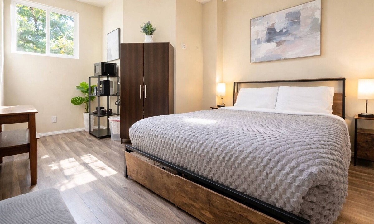 Los Angeles Apartment | Studio 1 - Comfortable Guest Studio by Cedars-Sinai, Beverly Center
