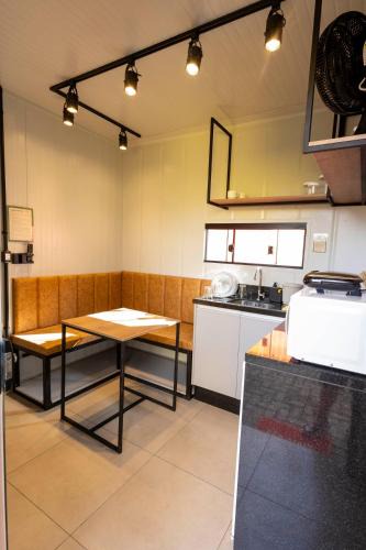 Ahu Apartment | Studio 10 moderno com Aquecimento e Wi-Fi perto da Pedreira Opera de Arame 1º andar