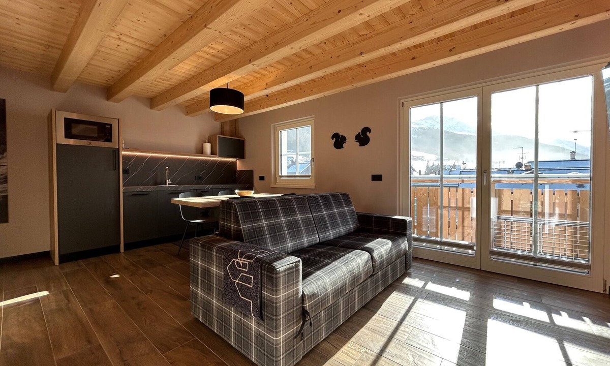 Livigno Apartment | Studio '2 Monolocale' with Mountain View, Balcony and Wi-Fi