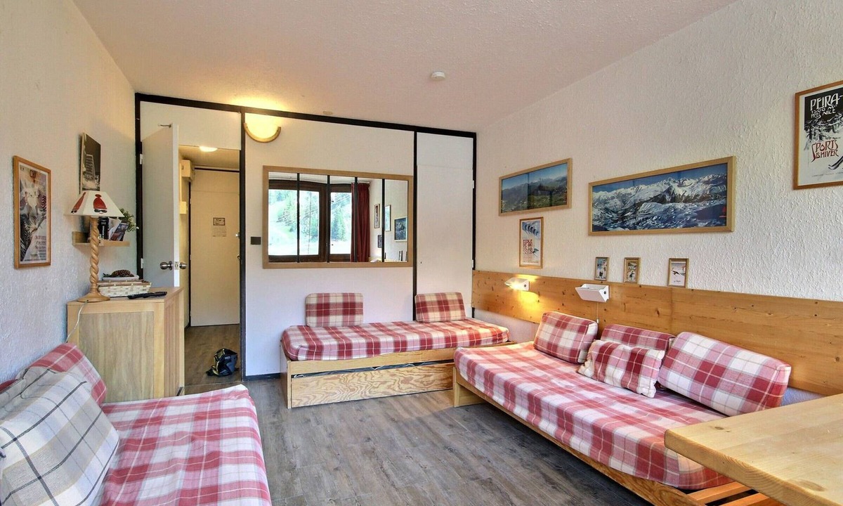 Plagne Centre Apartment | Studio 3 pers., slope view, ski-in/ski-out, balcony