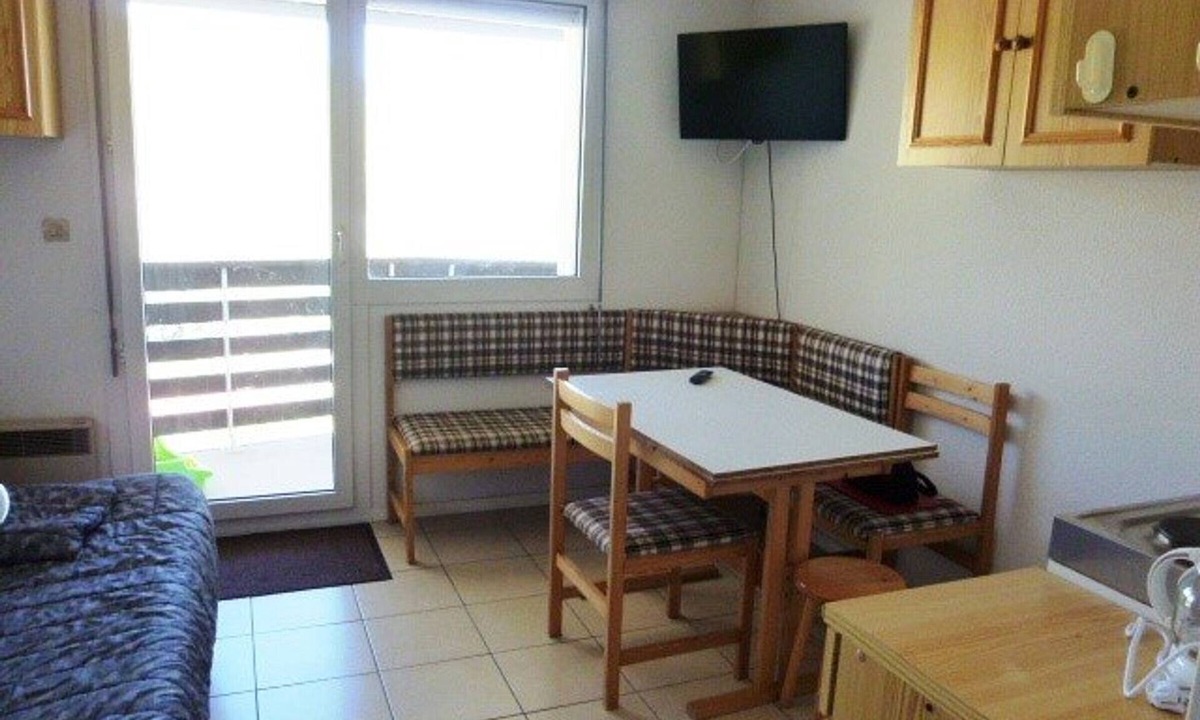 Arette Apartment | Studio 4 pers, near slopes with balcony and parking