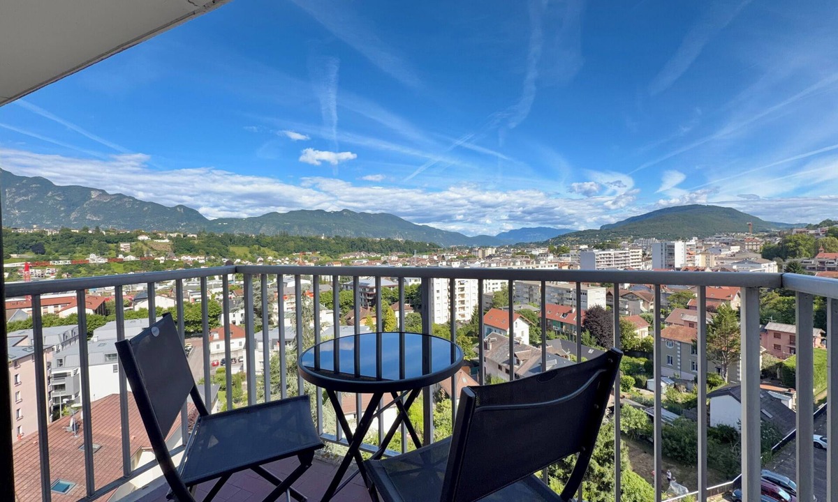 Aix-les-Bains Apartment | Studio 4* Swimming pool (summer), parking & superb view!
