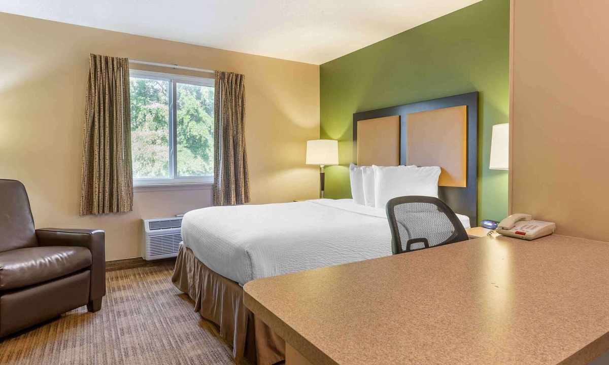 Maryland Heights Hotel | Studio 6 Extended Stay - St Louis, MO - Westport/Craig Road