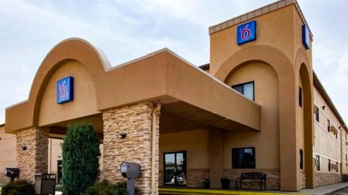 Minot Hotel | Studio 6 - Minot, ND