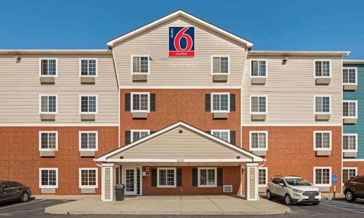 Sharonville Apartment | Studio 6 Sharonville|Cozy ADA Full Bed,Tub,Nsmk|Kitchen
