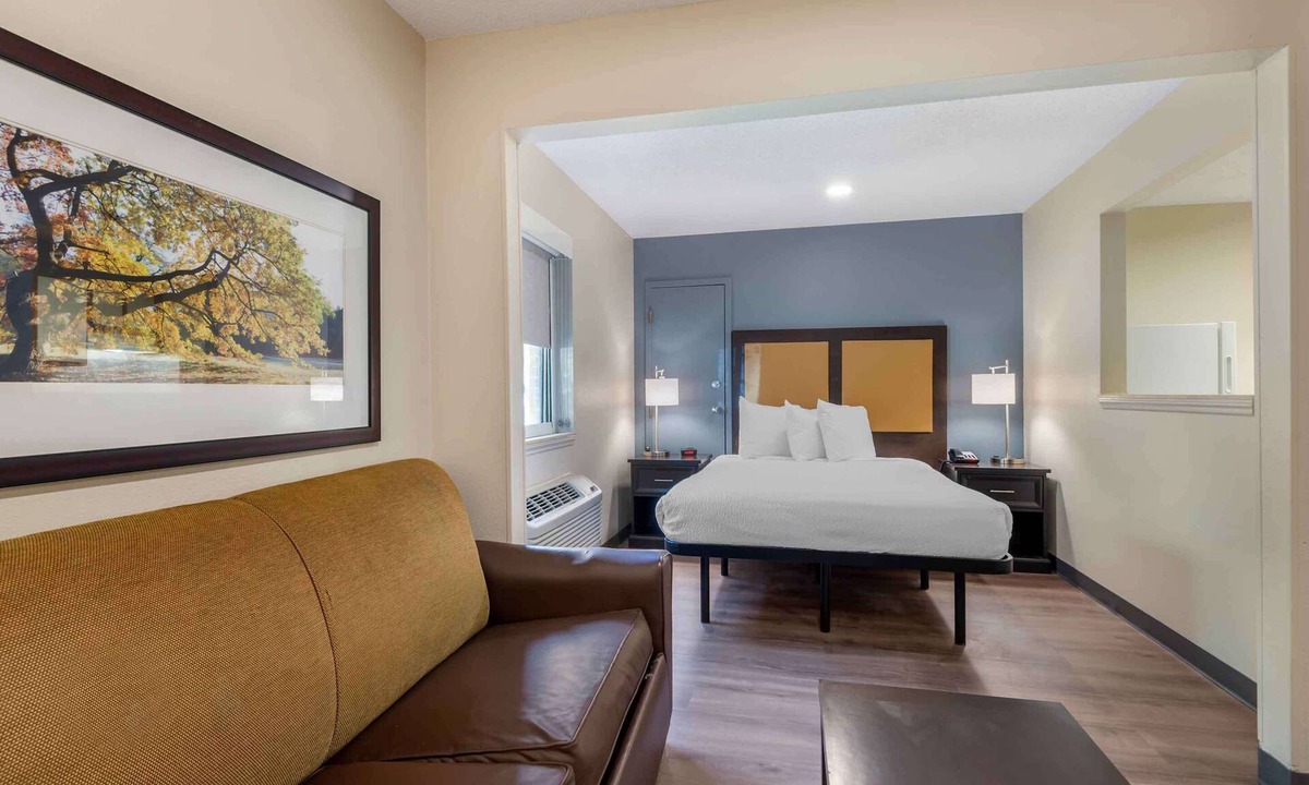 Executive Park Hotel | Studio 6 Suites Charlotte, NC - Tyvola Rd/Executive Park