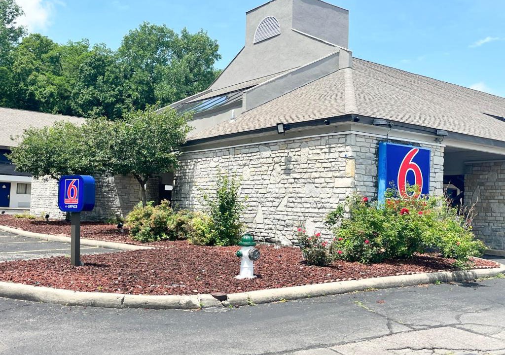 Dayton Hotel | Studio 6 Suites Dayton OH Englewood