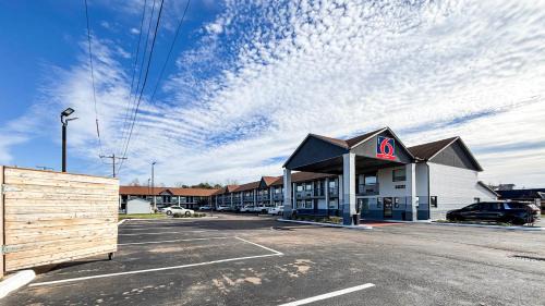 Pearl Hotel | Studio 6 Suites - Richland, MS - Jackson