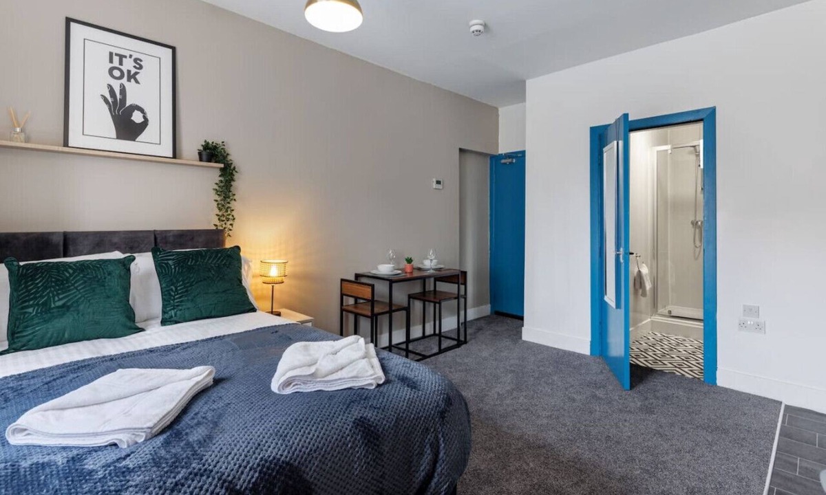 Middlesbrough Apartment | Studio 7 City Centre Fast WiFi Smart TV