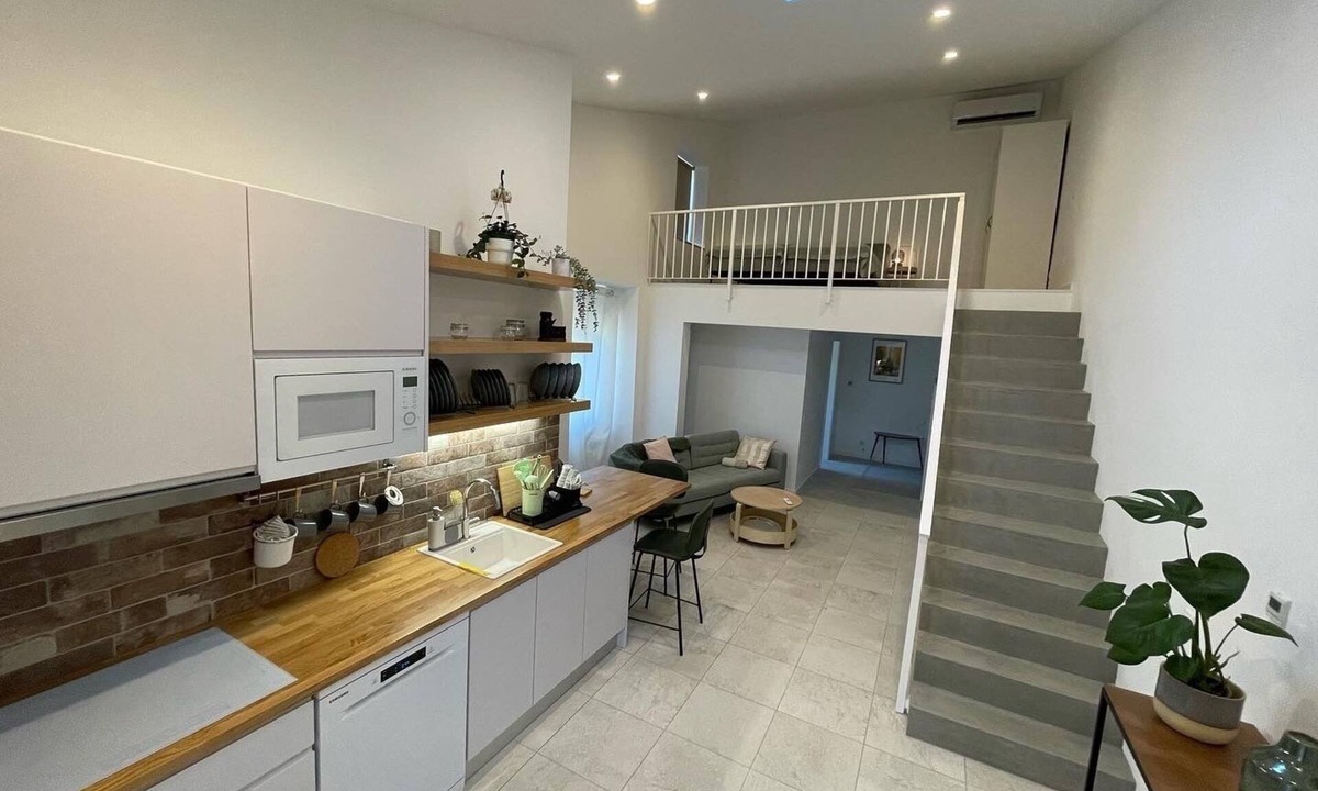 Telheiro Apartment | Studio apartment in the mountains 15 minutes from the beach, ideal for relaxing.