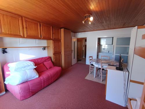 Montgenevre Apartment | Studio abordable proche pistes, balcon sud, animaux admis - FR-1-445-90