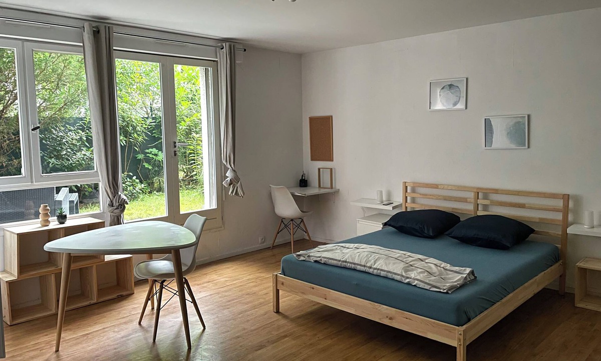 L'Hay-les-Roses Apartment | Studio Agréable et Lumineux Avec Jardin, à 10min de L'aéroport D'orly !