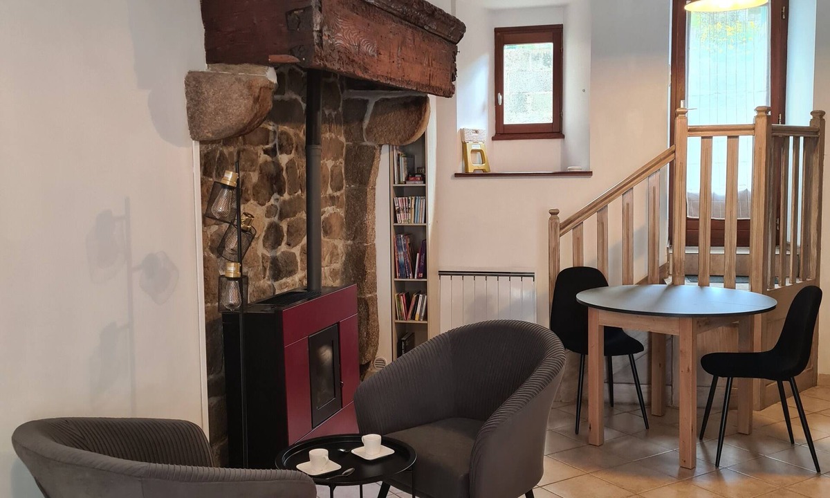 Saint-Chely-d'Apcher Apartment | Studio AL'escapade