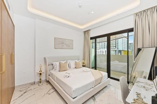 Nad Al Sheba Apartment | Studio and 1BR Meydan Azure Gateway Superior- 10min to Burj Khalifa, Dubai Mall and Airport and 20min to Marina