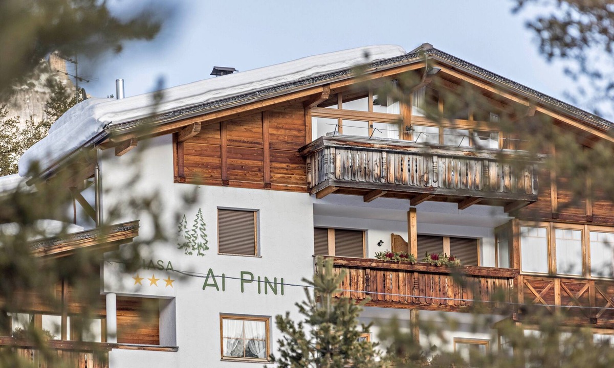San Cassiano Apartment | Studio Apartment “Ciasa ai Pini 211” near Ski Lifts with Mountain View, Balcony & Sauna