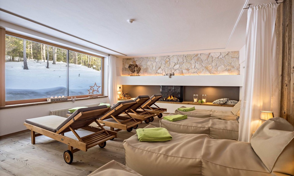 San Cassiano Apartment | Studio Apartment “Ciasa ai Pini 208” near Ski Lifts with Mountain View Garden & Sauna