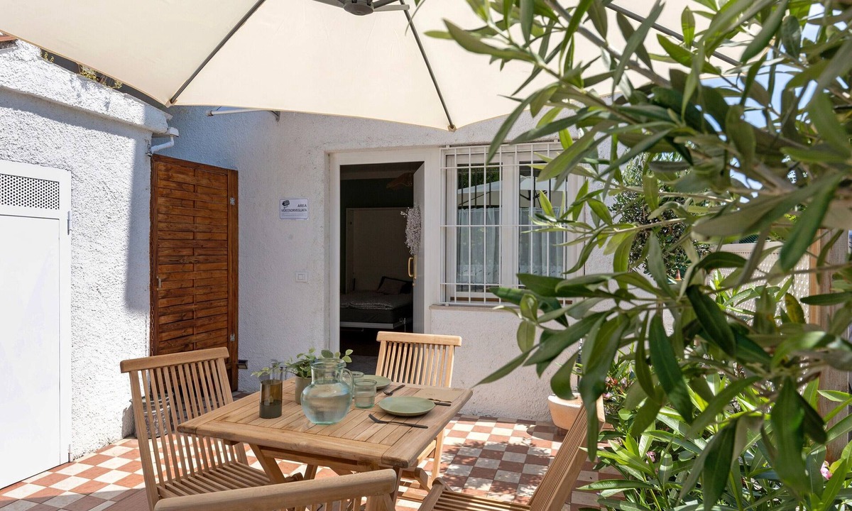 Rivoltella Apartment | Studio Apartment 'Il Sire - Casa Vacanza' with Private Terrace, Wi-Fi and Air Conditioning
