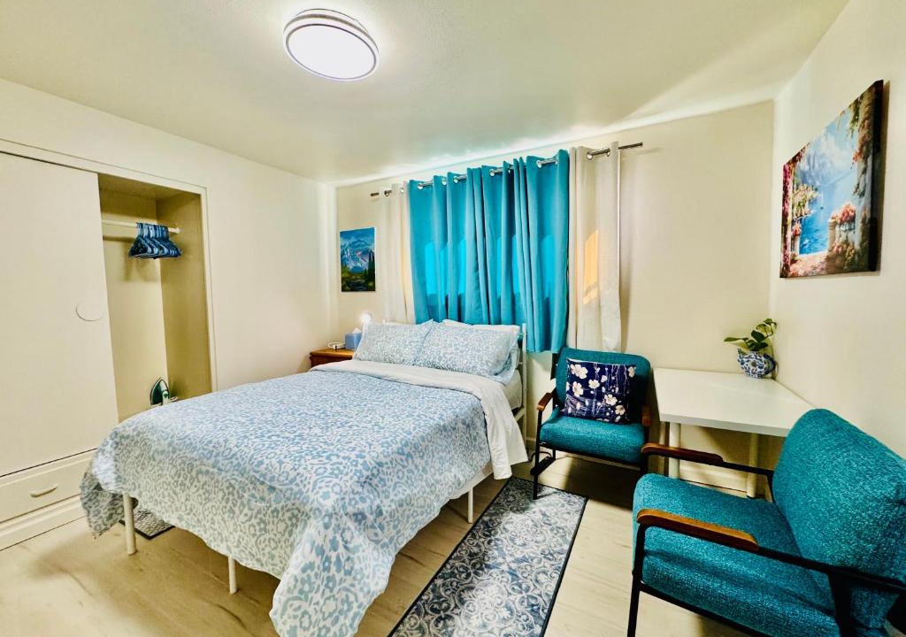 Rainier Valley Apartment | Studio Apartment 10 Minutes to SeaTac Airport 1 Minute Walk to Bus Station